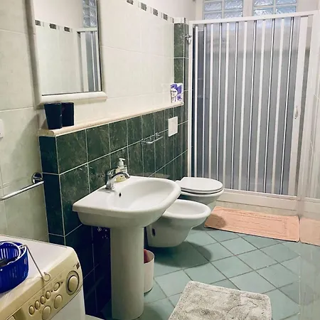 Apartment 100mq In Con Giardino Recintato