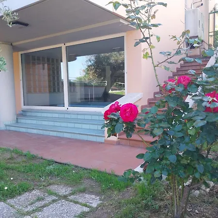 100mq In Con Giardino Recintato