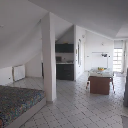 Apartment 100mq In Con Giardino Recintato