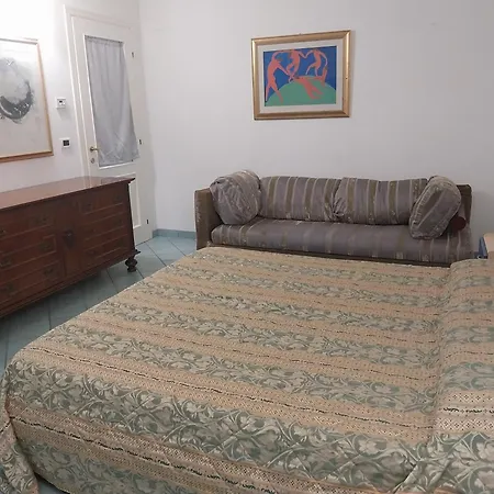 100mq In Con Giardino Recintato דירה *