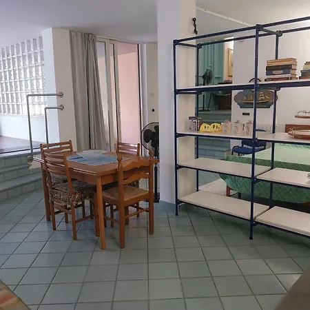 100mq In Con Giardino Recintato גרוטמארה