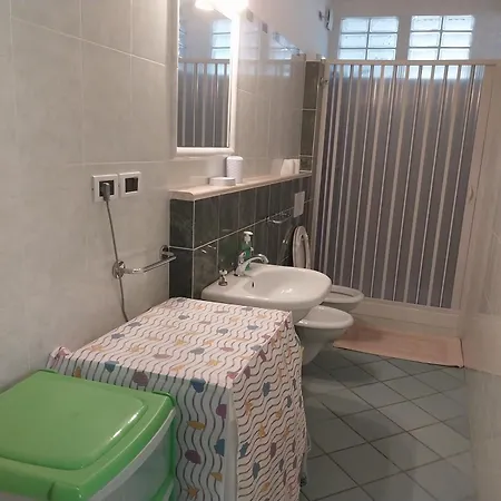 100mq In Con Giardino Recintato דירה